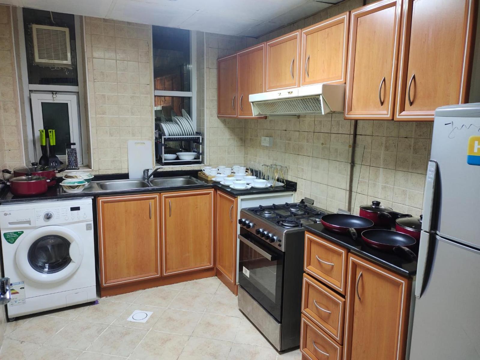 Arnim Suite - 3 Bedrooms Apartment Charjah Extérieur photo