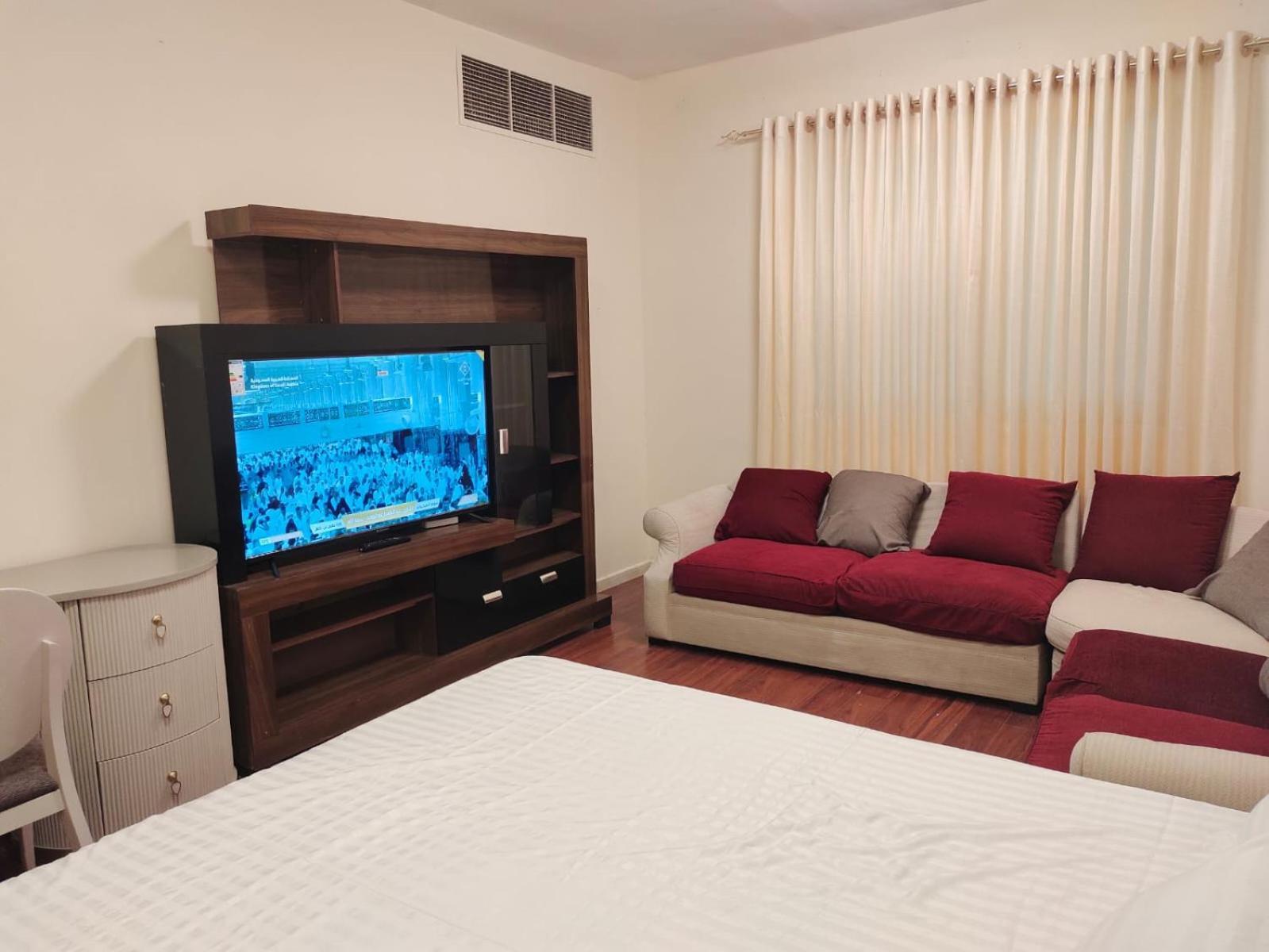 Arnim Suite - 3 Bedrooms Apartment Charjah Extérieur photo